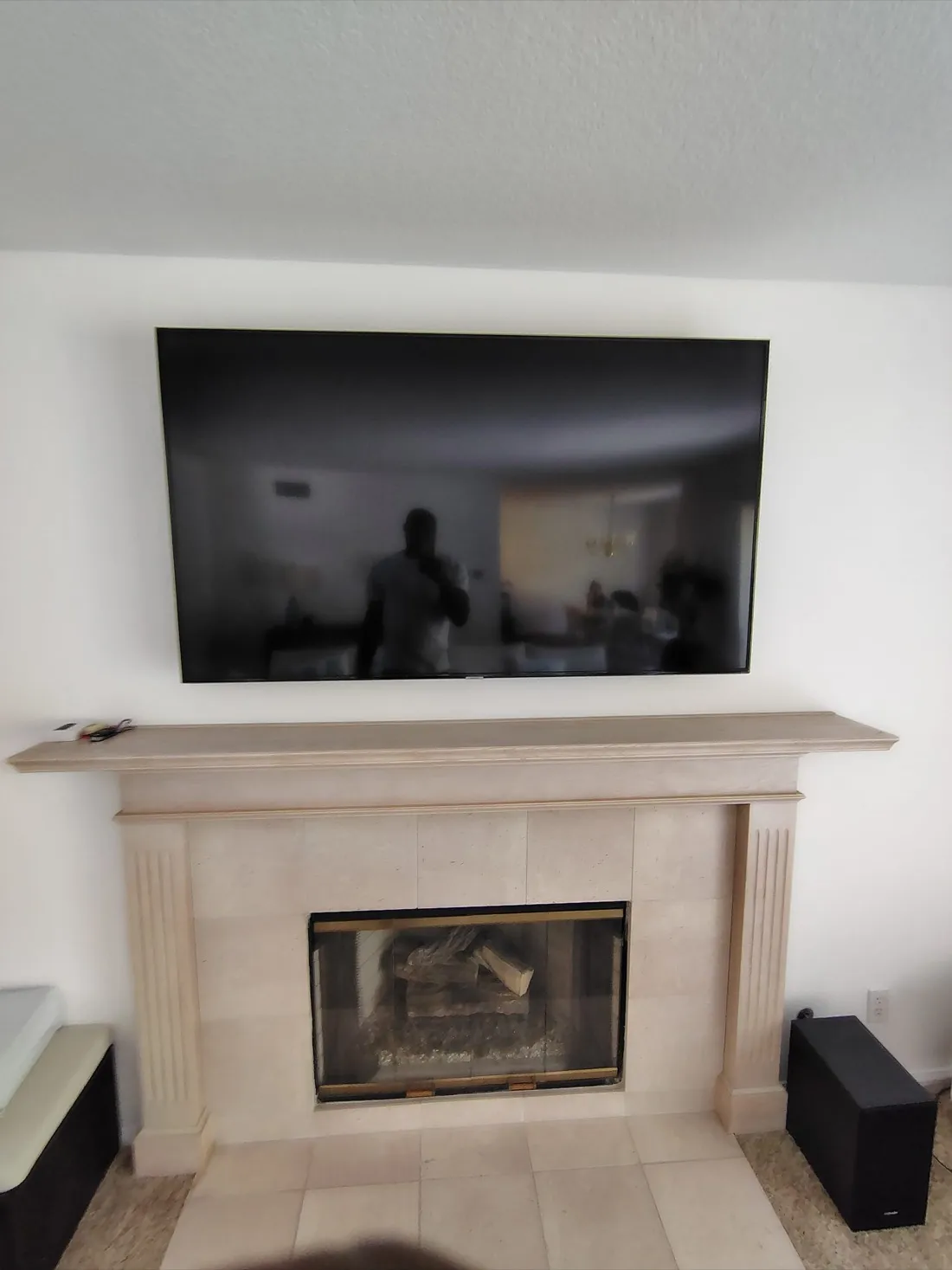 Completed TV mounting by the Zomg The Handyman crew โ Zomg The Handyman