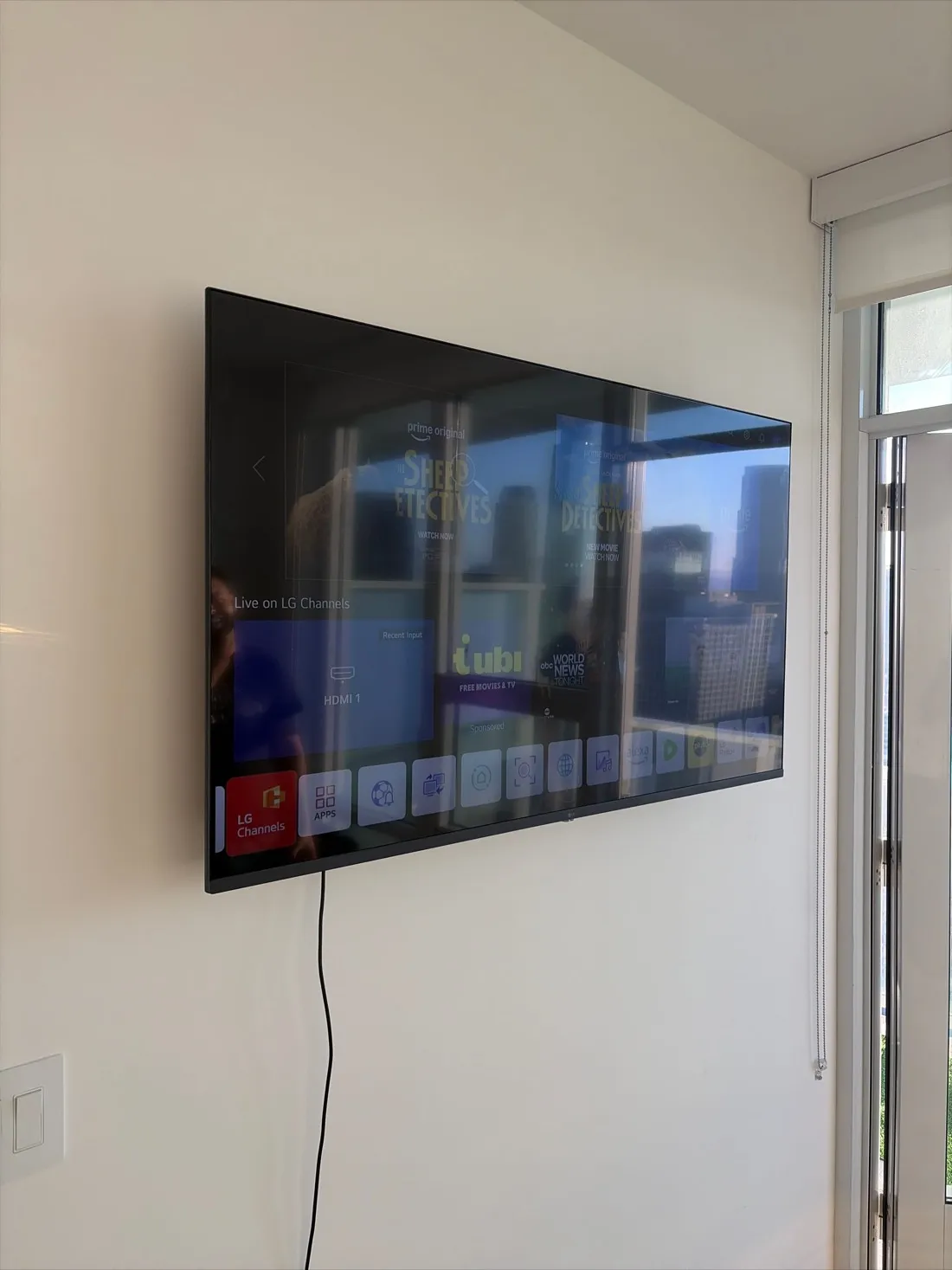 Completed TV mounting by the Zomg The Handyman crew โ Zomg The Handyman