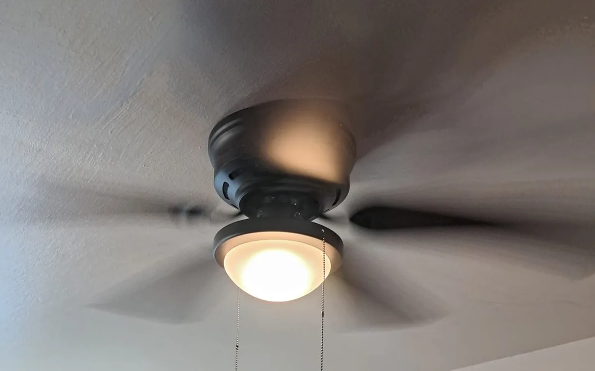 Ceiling fan with light kit installed by the Zomg crew