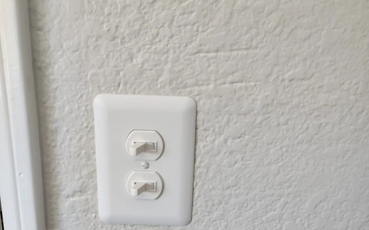Tamper resistant outlet installed by Zomg